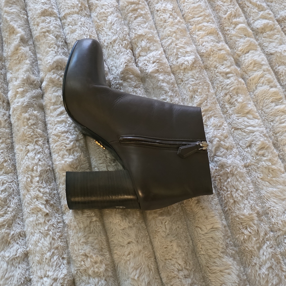 Prada Authentic Black Leather High Block Wood Grain Heel Ankle Booties - Picture 12 of 15